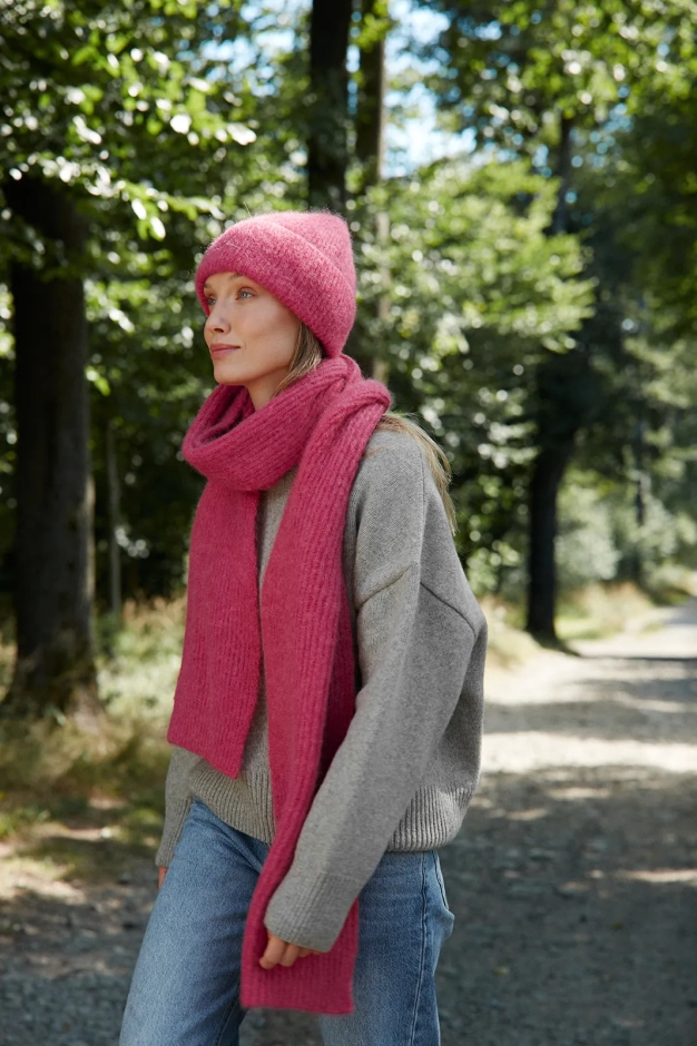 Malinowy szalik damski z alpaki i bawełny organicznej – Aire Raspberry