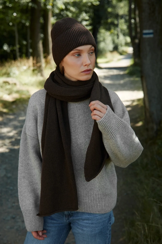 Brązowy szalik damski z wełny merino – Simple Brown
