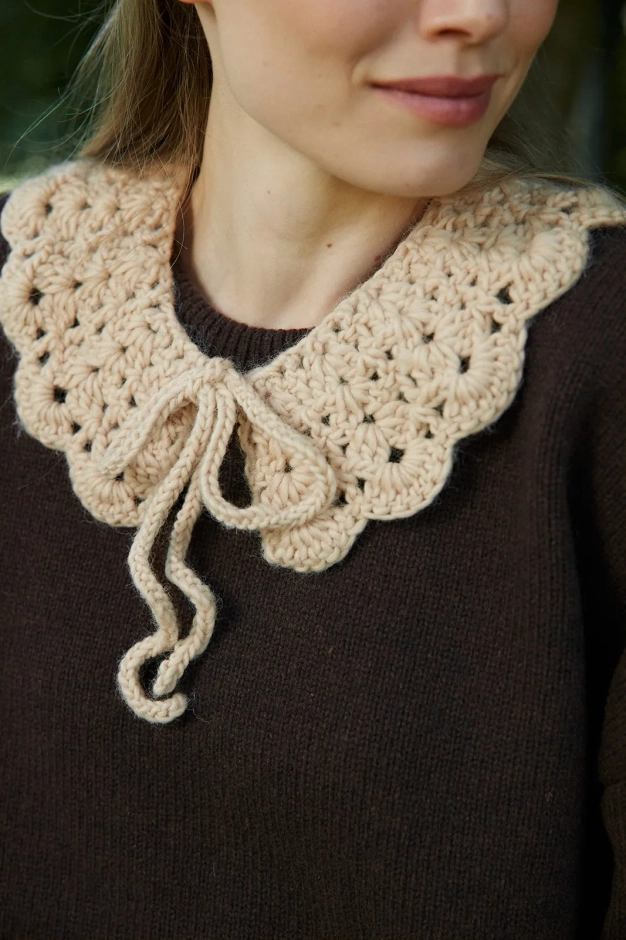 Beżowy kołnierzyk koronkowy handmade z wełny – Zero Waste